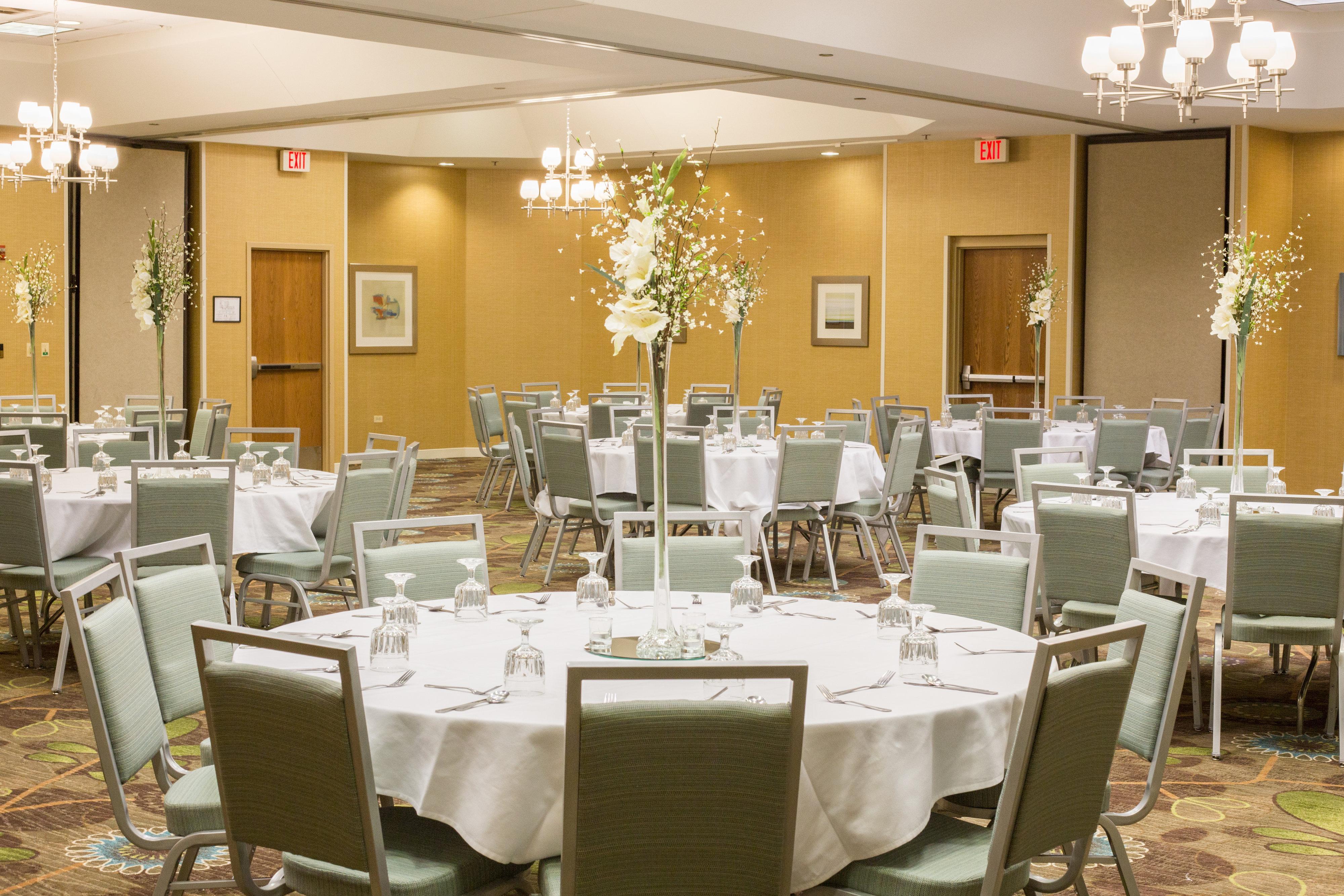 Holiday Inn & Suites Bolingbrook By Ihg Exterior foto