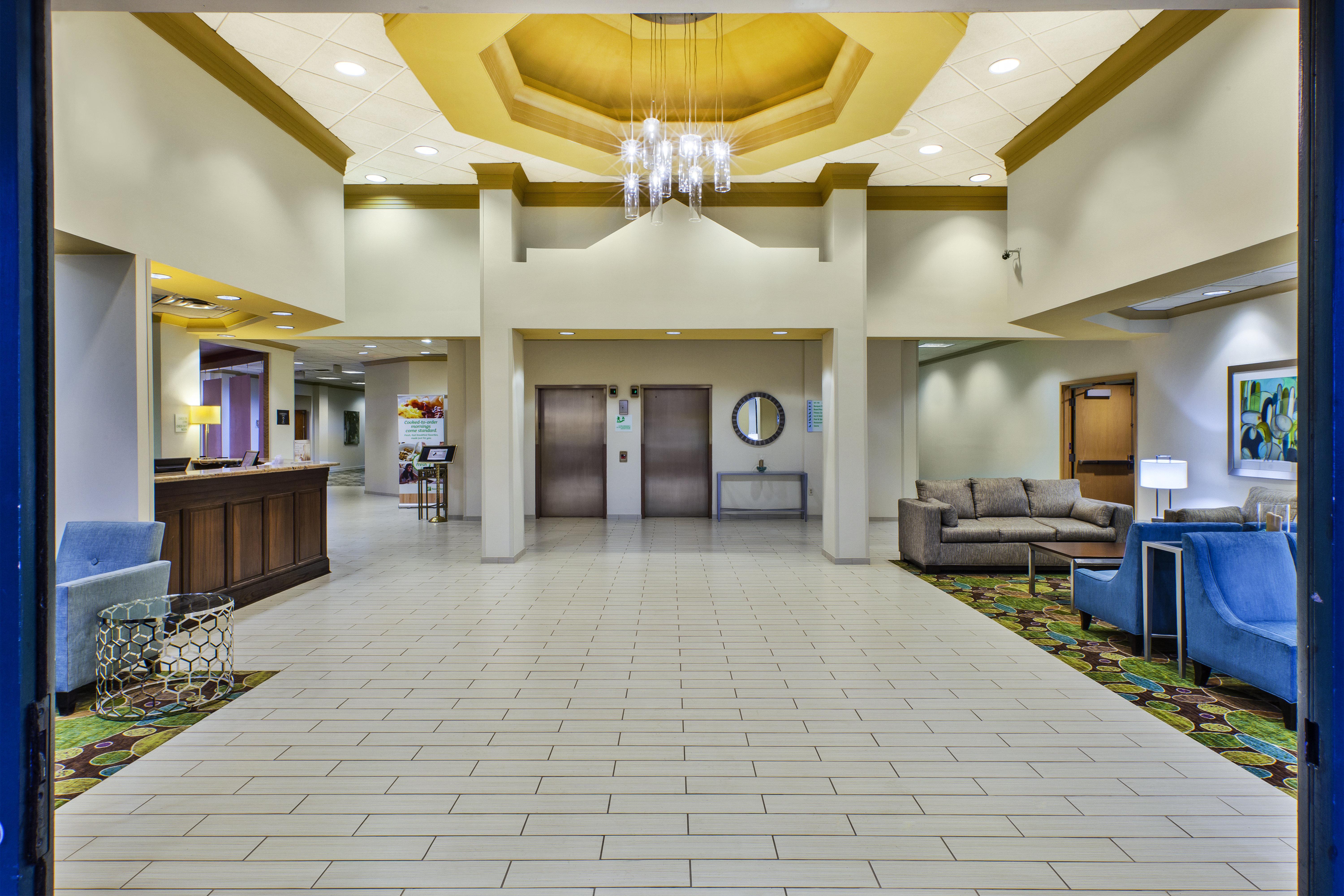 Holiday Inn & Suites Bolingbrook By Ihg Exterior foto